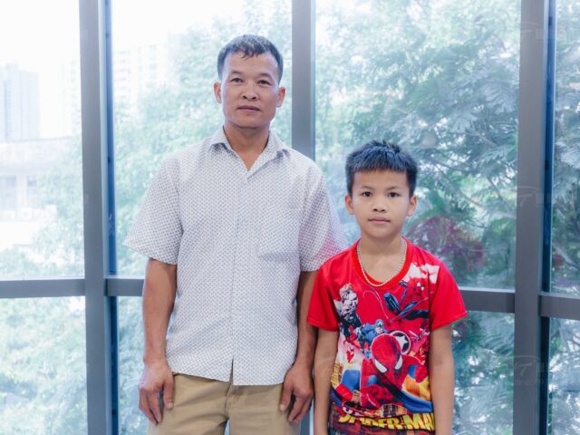 Hành trình xoá bỏ bớt máu của cậu bé Nguyễn Văn Tú