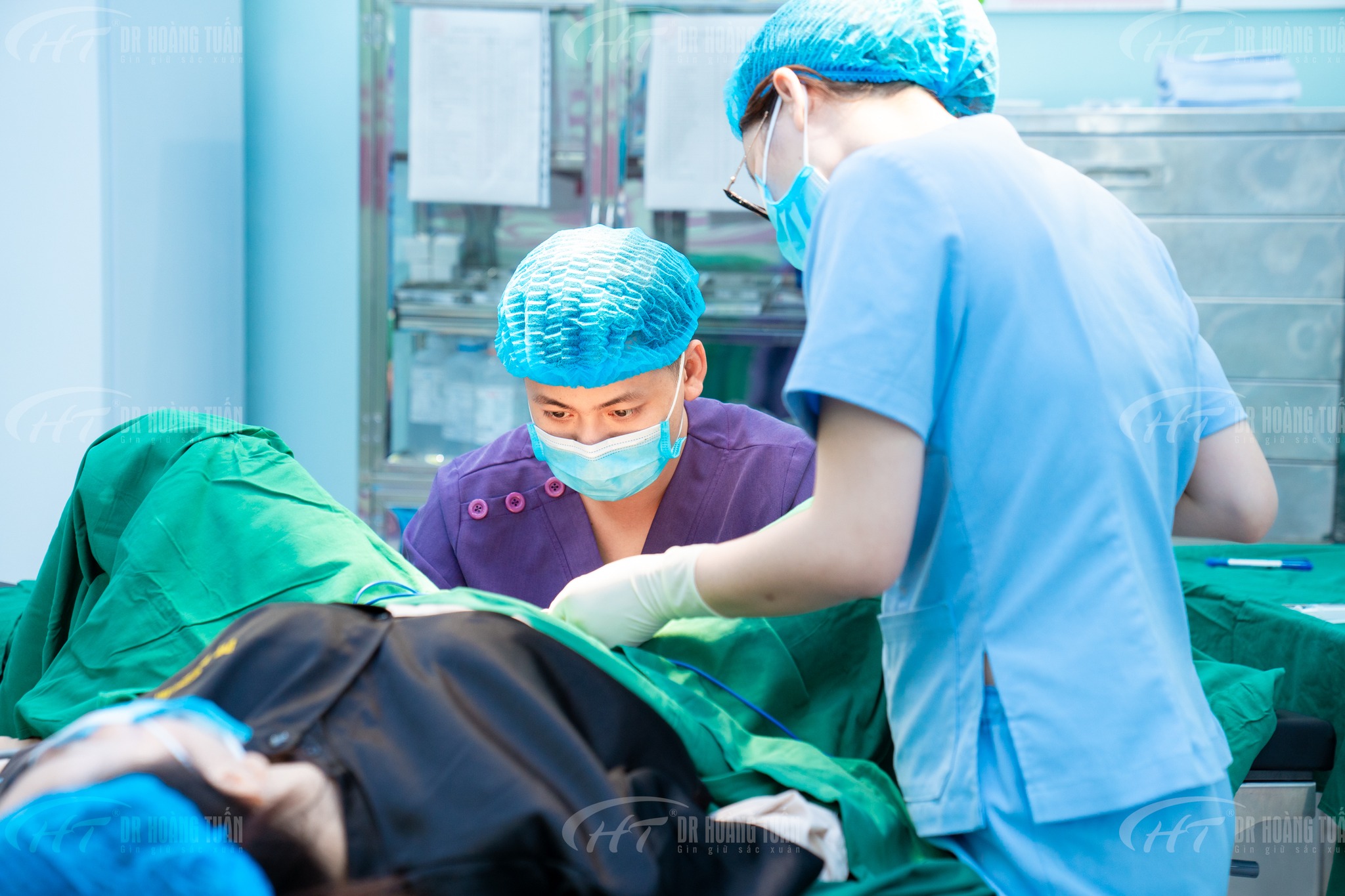 b&aacute;c sĩ thẩm mỹ v&ugrave;ng k&iacute;n